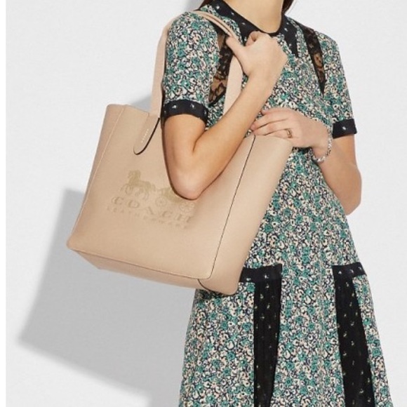 coach grove signature tote